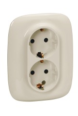 Розетка двойная со шторками 2К+З 16А 250В автоматические клемы слоновая кость Legrand Valena Allure (753826)